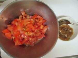 梅トマトソースを作る