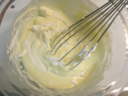 水切りヨーグルトを加えてよく混ぜる。